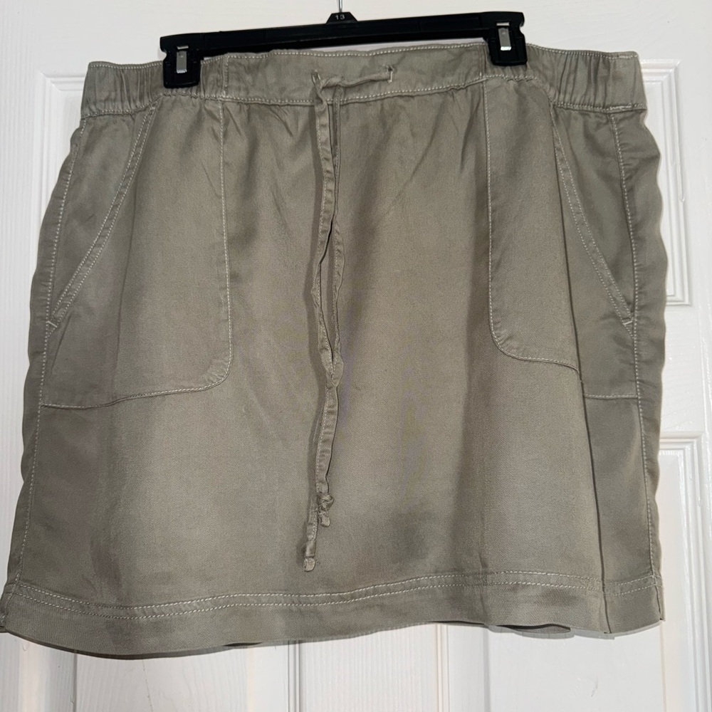 NWOT C&C California Beige Skirt with Drawstring 100% linen